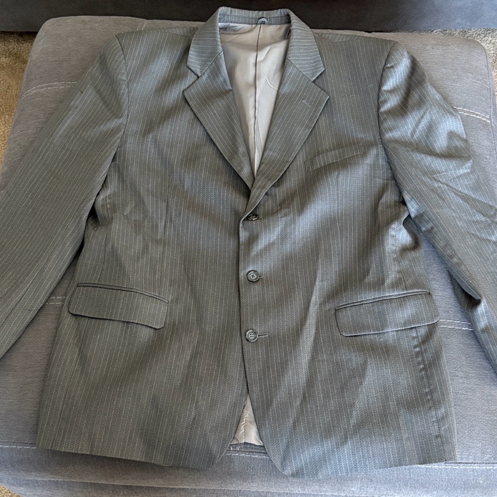 VERSINI 100% wool Sophisticated Gray Men's Blazer. 46R